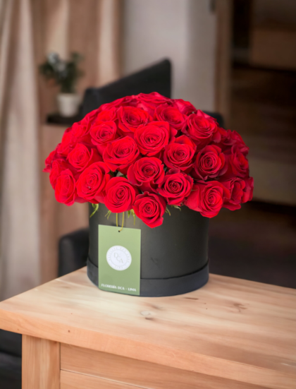 Baella, espectacular box con rosas rojas