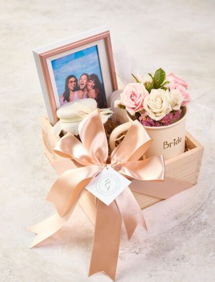 Giftbox Bride 2