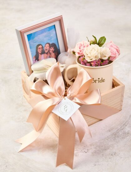 Giftbox Bride 2