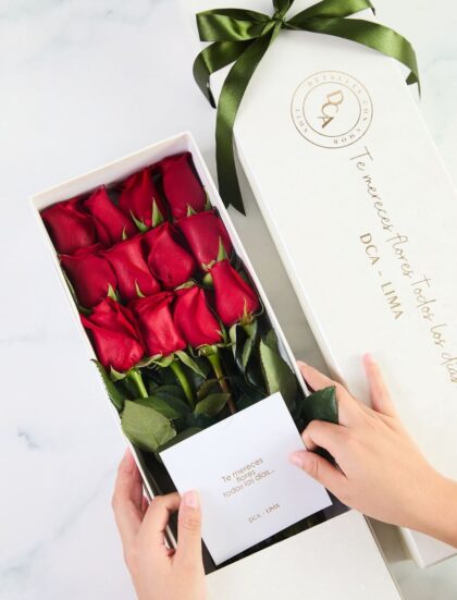 Caja 12 Rosas Rojas Día de la Madre