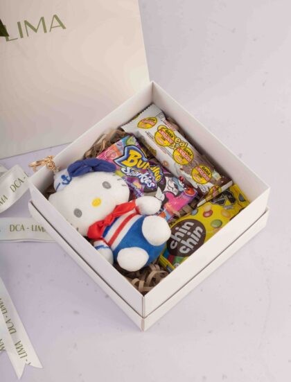 REGALO HELLO KITTY Y GOLOSINAS