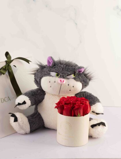 Regalo Gato Lucifer Con Rosas Rojas