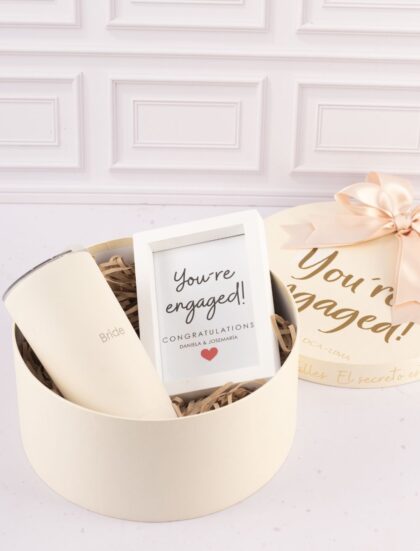 GIFTBOX YOU'RE ENGAGED