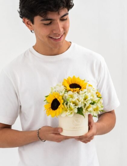 ARREGLO PETIT ASTROMELIAS Y GIRASOLES