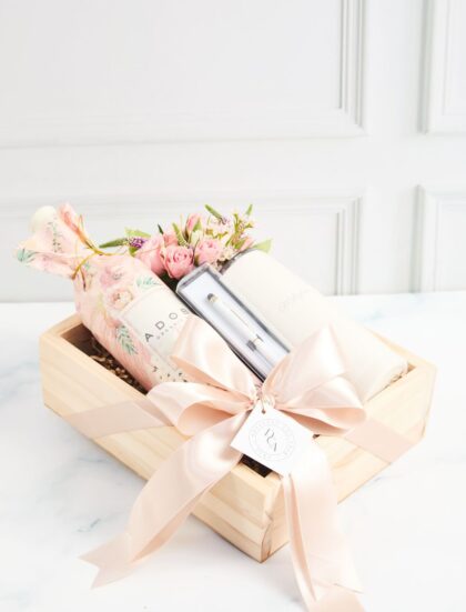 KIT PREMIUM DE NOVIA CON FLORES Y VINO