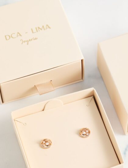 ARETES DORADOS CON PERLAS