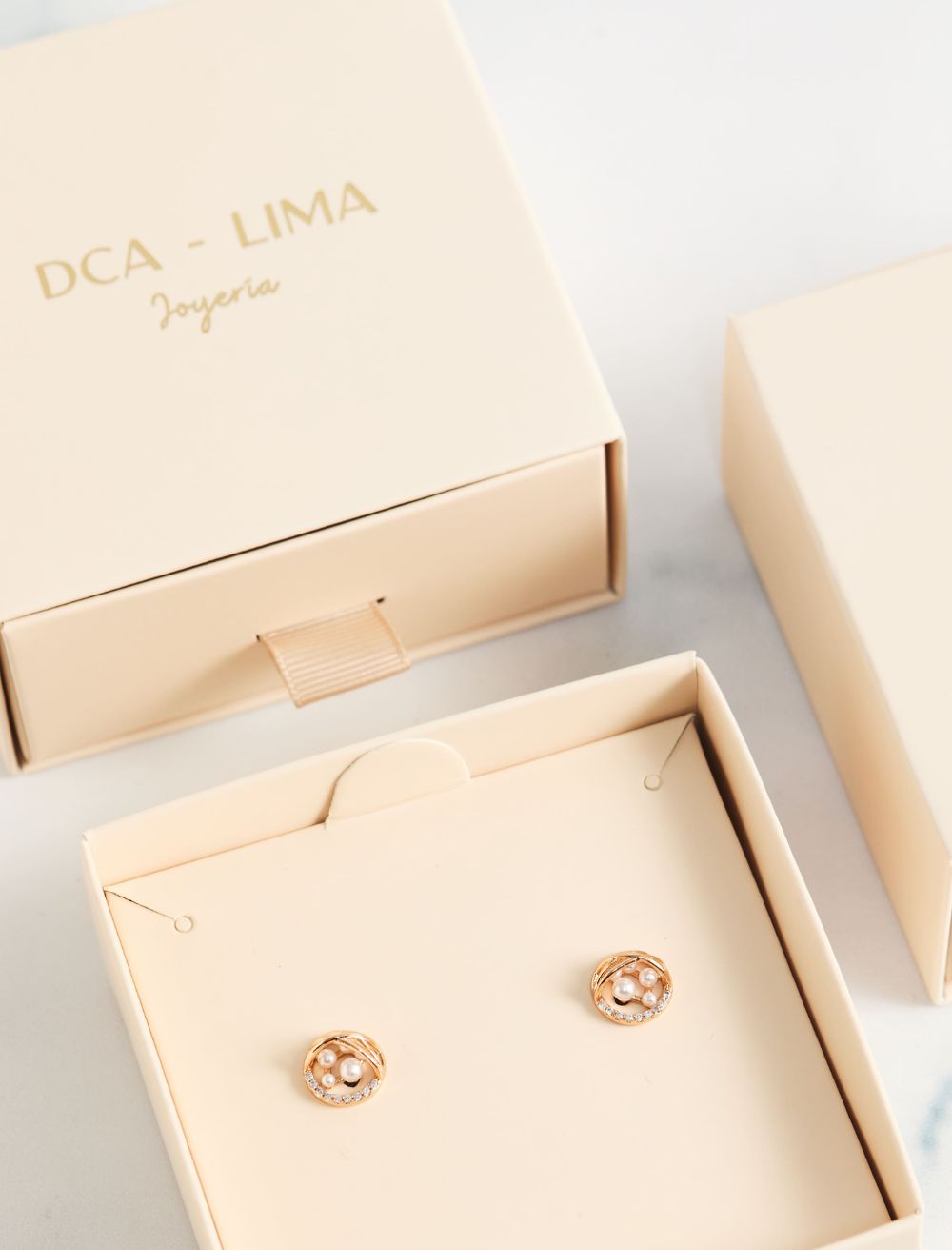 ARETES DORADOS CON PERLAS - Imagen 2