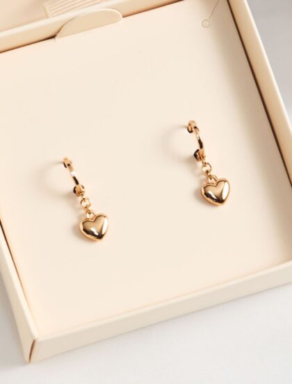 ARETES COLGANTES DE CORAZÓN