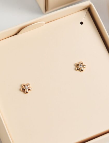 ARETES MINI FLOR EN ORO
