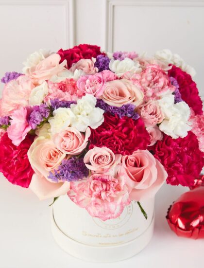 BOX PETIT MIX CLAVELES SAN VALENTÍN