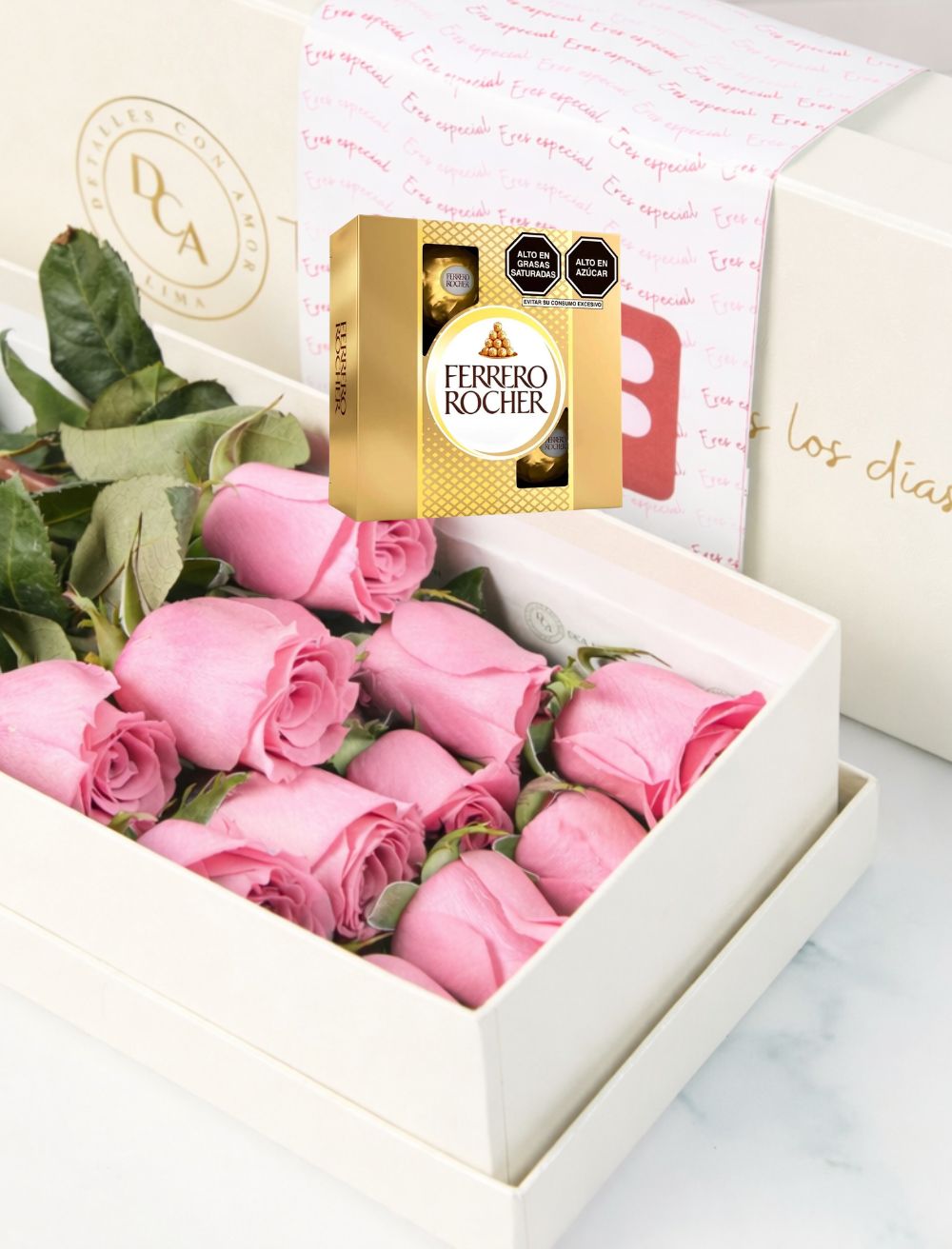 CAJA DCA 12 ROSAS ROSADAS + FERRERO ROCHER