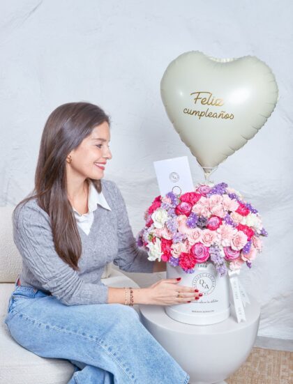 ARREGLO FLORES Y GLOBO CUMPLEAÑOS