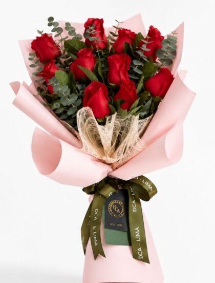 RAMO DE ROSAS CRISTINA